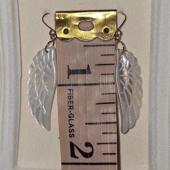 NIB VTG 10k Gold & Hand Carved Mother Of Pearl Shell Angel Wing Drop Earrings - Picture 6 of 8